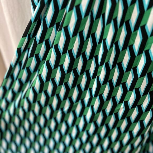 ⏱️Diane Von Furstenberg for Target Green Arrow Geo Wrap Dress - Picture 4 of 4